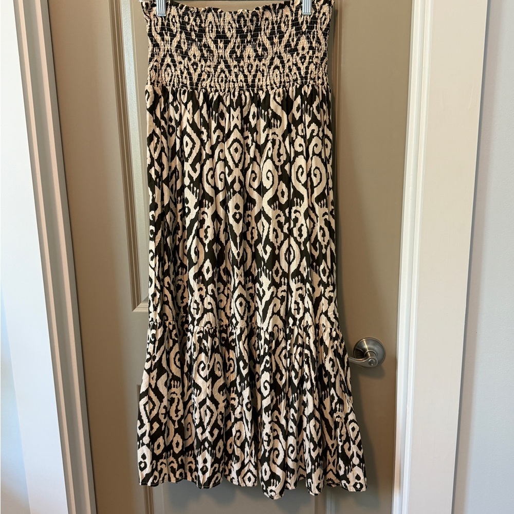 Zara Black and Cream Trumpet Midi Skirt